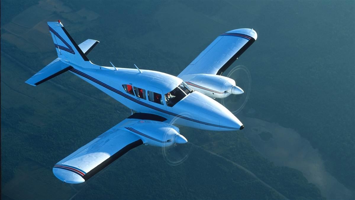 Piper PA-23-250 AztecSanford, Maine, USA